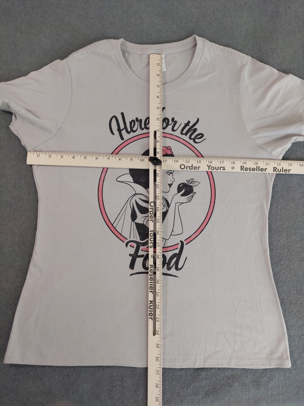 Disney Snow White Here For The Food Graphic Tee Gray XL - Picture 2 of 6